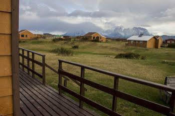 Hosteria Lago Tyndall Torres del Paine National Park Exterior photo
